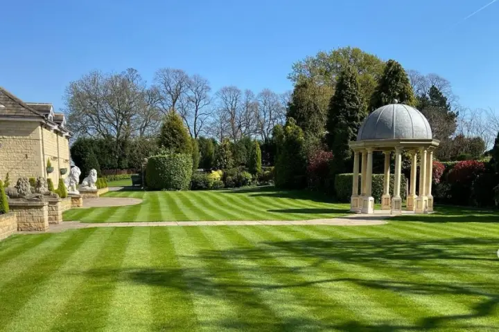Rogerthorpe Manor Image 11