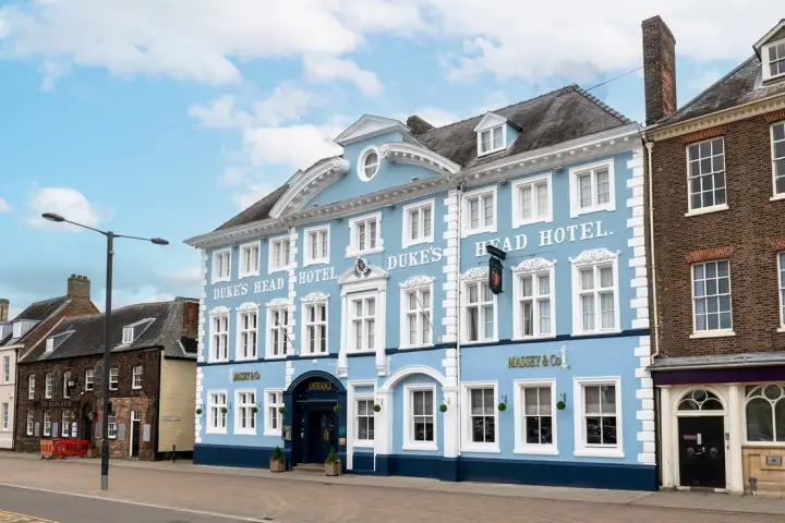 Dukes Head Hotel Image 8