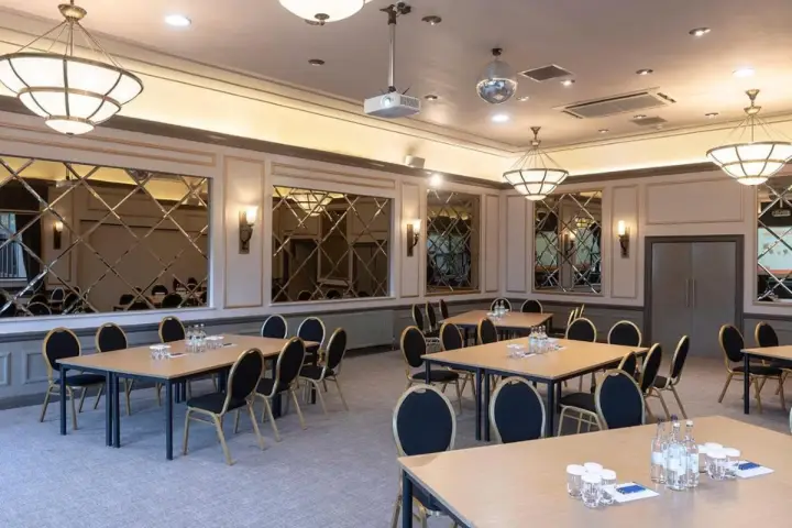 Hogs Back Hotel & Spa Image 6