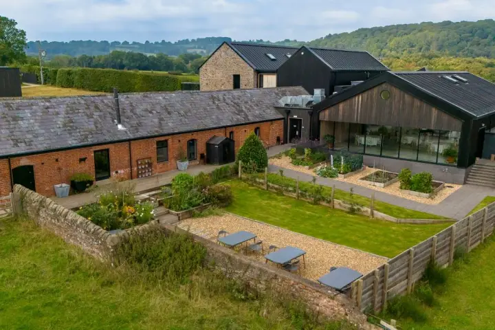 Crumplebury Image 5
