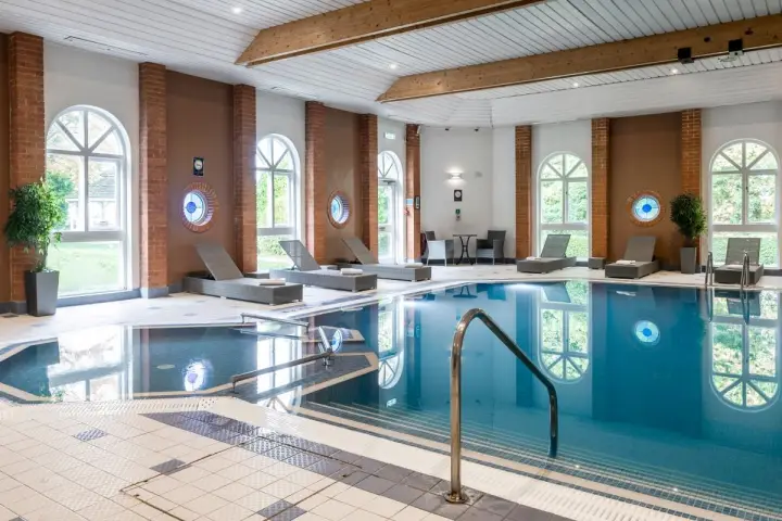 Hogs Back Hotel & Spa Image 2