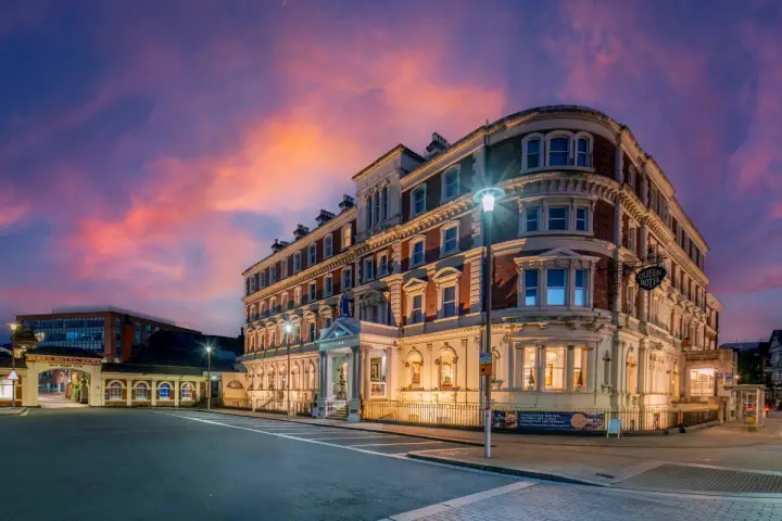 The Queen at Chester Hotel Image 0