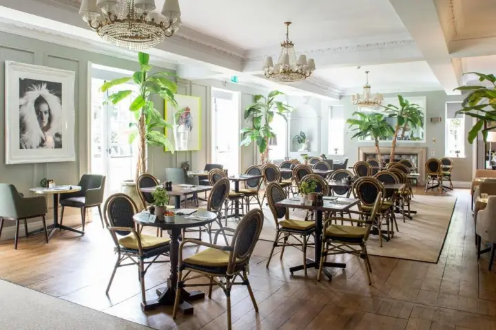 The Bush Hotel Farnham Image 3