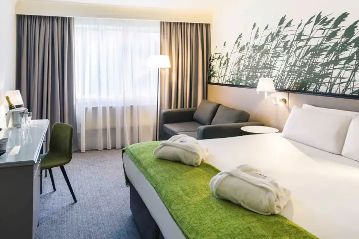 Mercure Daventry Court Hotel & Spa Image 2