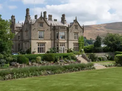 Falcon Manor