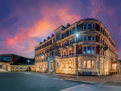 The Queen at Chester Hotel